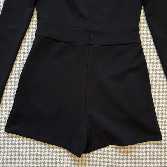 Urban Outfitters | Silence + Noise Deep V Romper - Picture 10 of 16